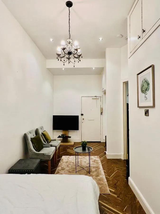 Stylish 1Bhk Heart Of The City Edinburgh Apartment